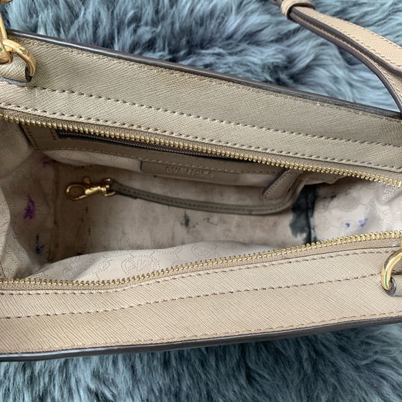 👜 Michael Kors 'Selma - Mini' Saffiano Bag - Picture 4 of 6